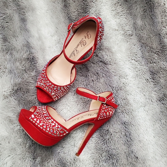 Red High Heels - Picture 2 of 5